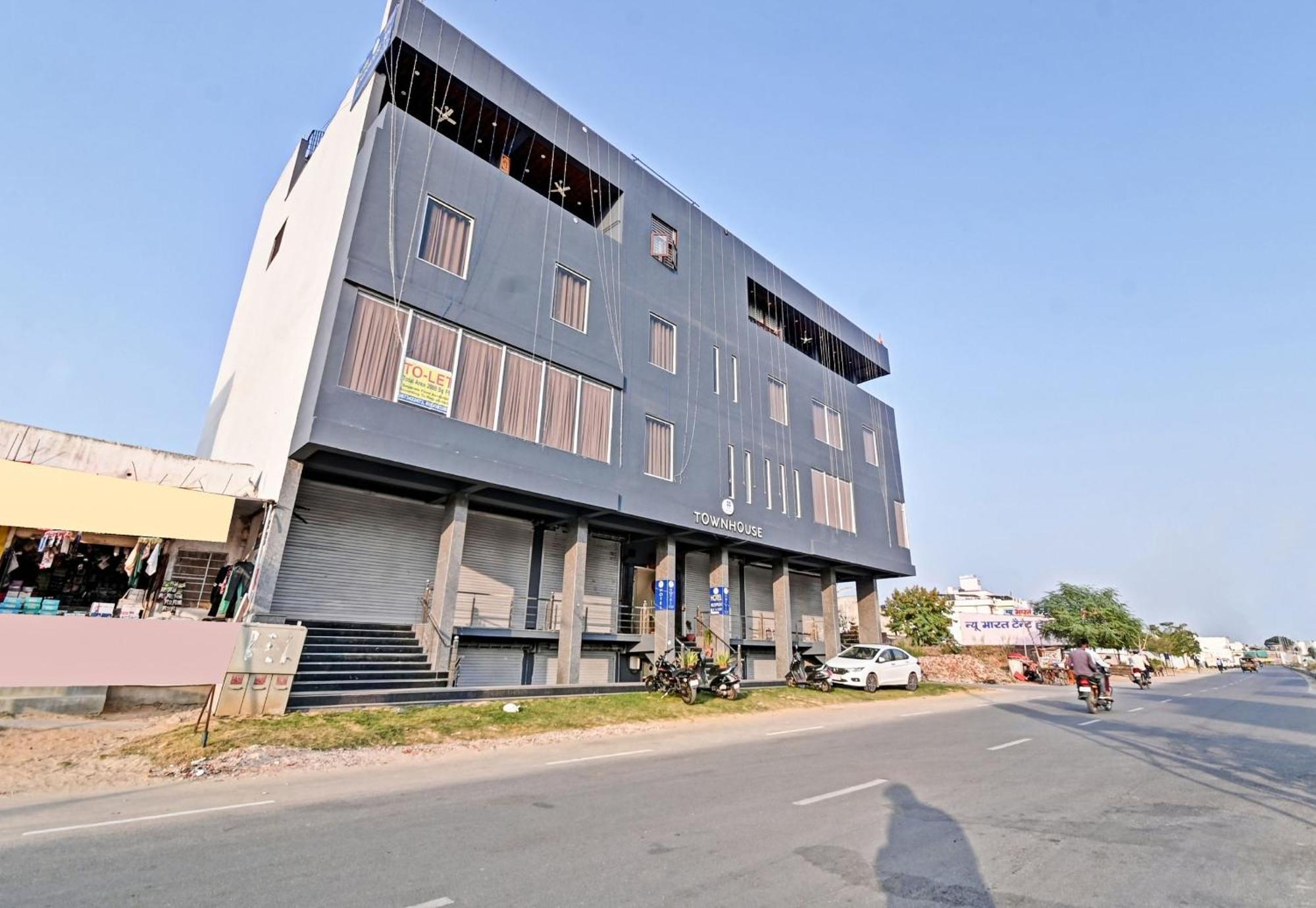 Townhouse By My 4* Jaipur